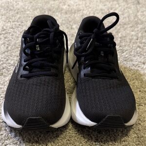 Brooks Men's Black and White Athletic Shoes